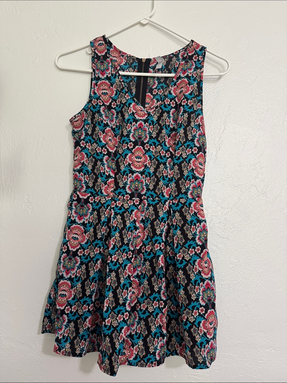 Size XS Floral A-Line Sleeveless romper in Black and Teal w/zipper